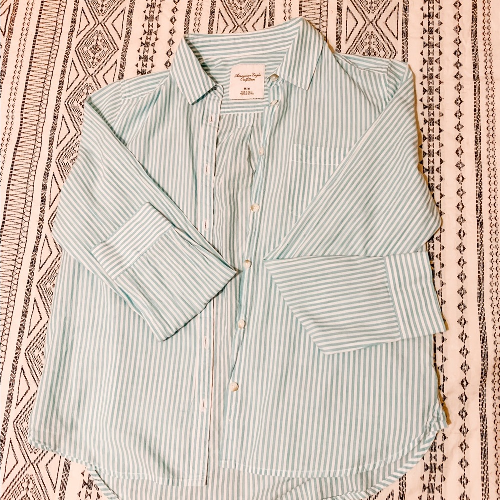 American Eagle 🦅 button up SOLD!!!